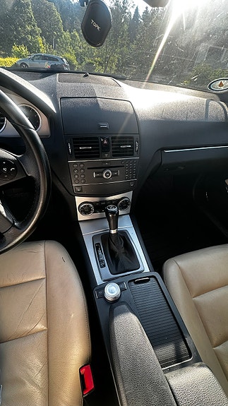 Mercedes-Benz C180 6 of 9