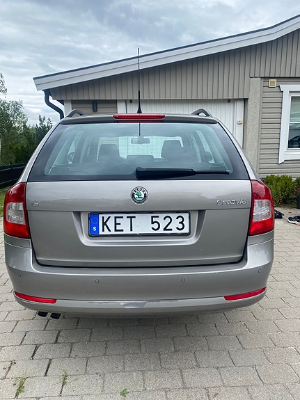 Skoda Octavia 3 of 5