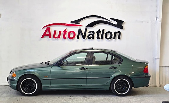 BMW 318i 2 of 5