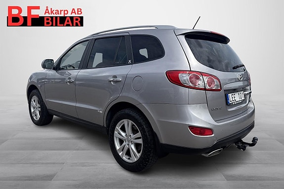 Hyundai Santa Fe 3 of 5