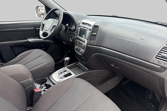 Hyundai Santa Fe 12 of 20