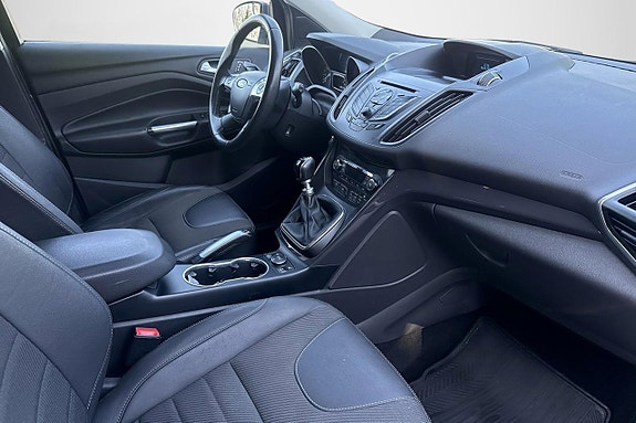 Ford Kuga 10 of 15