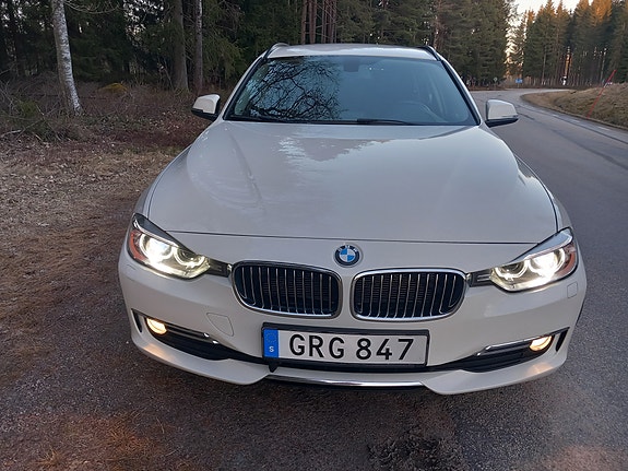 BMW 318d 2 of 5