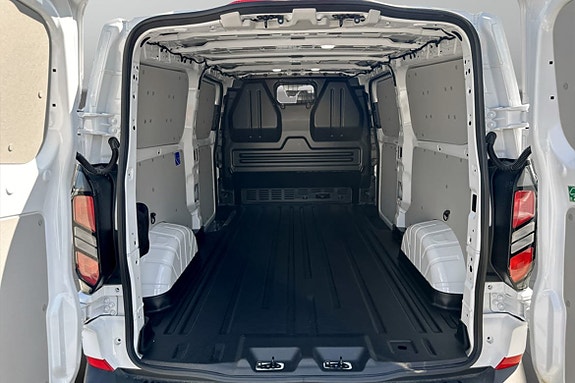 Ford Transit Custom 10 of 10