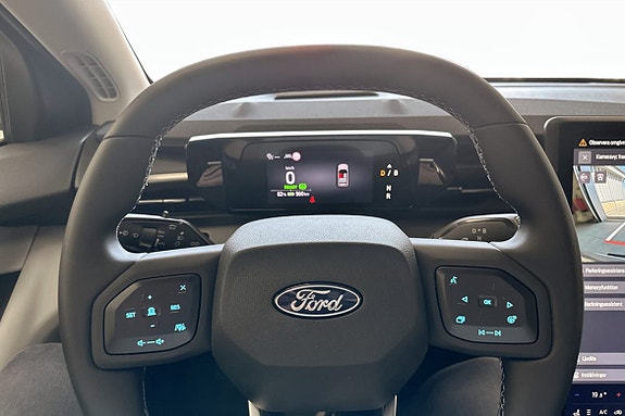 Ford Explorer 10 of 13