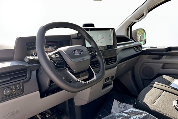 Ford Transit Custom 8 of 14