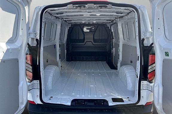 Ford Transit Custom 13 of 14