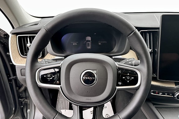 Volvo XC60 7 of 9