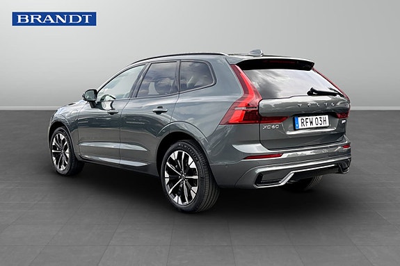 Volvo XC60 2 of 5