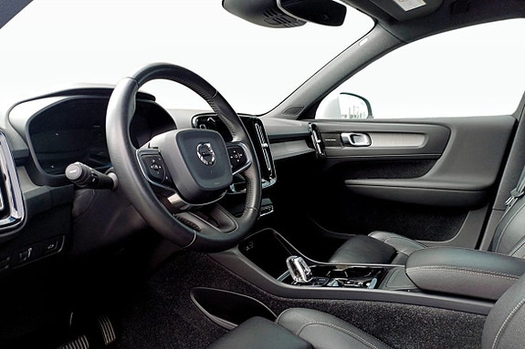 Volvo XC40 5 of 5