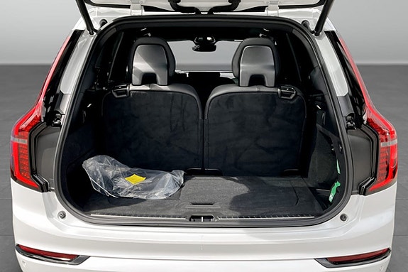 Volvo XC90 9 of 9