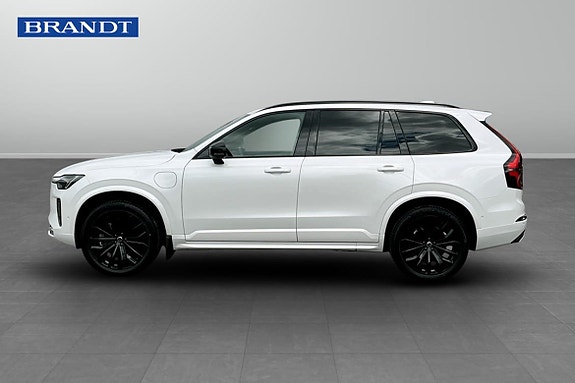 Volvo XC90 3 of 5
