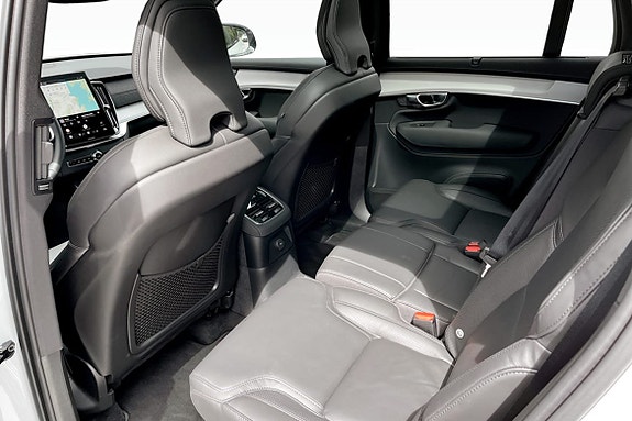 Volvo XC90 8 of 9