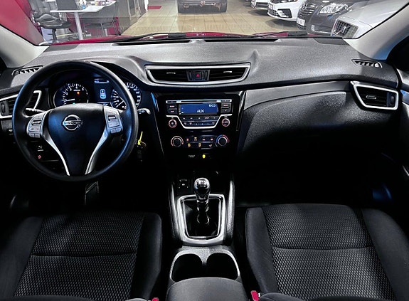 Nissan Qashqai 2 of 2