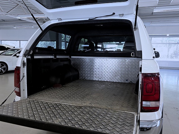 Volkswagen Amarok 15 of 16