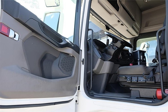 Scania Super S500 6x2 dragbil Årsmodell 2023 6 of 8