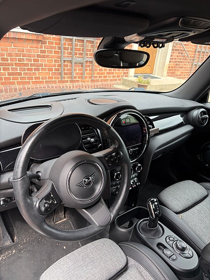 MINI Cooper S 5 of 5