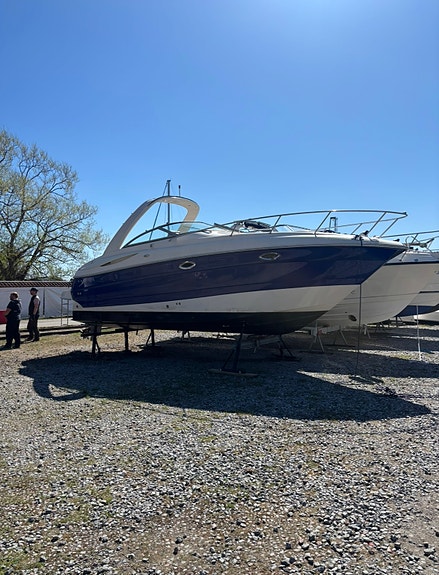 Monterey 270cr 2 of 4