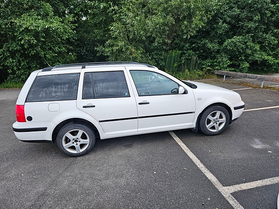 Volkswagen Golf IV 2 of 5