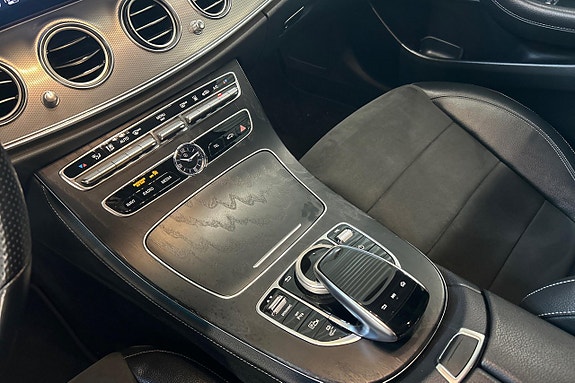 Mercedes-Benz E300 de 23 of 27