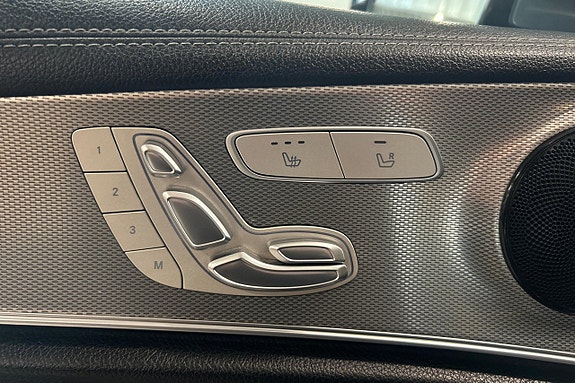 Mercedes-Benz E300 de 24 of 27