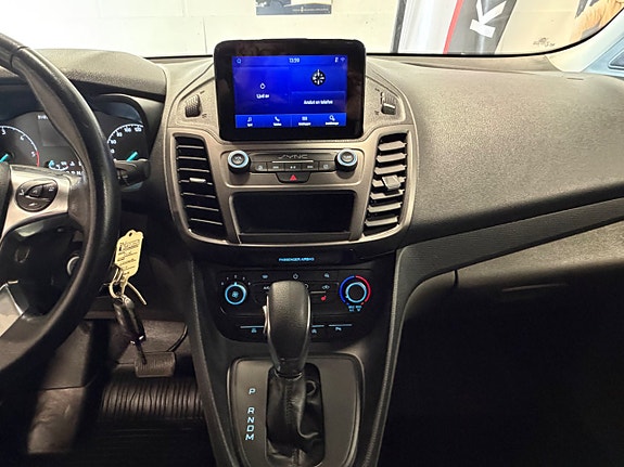 Ford Transit Connect 10 of 18