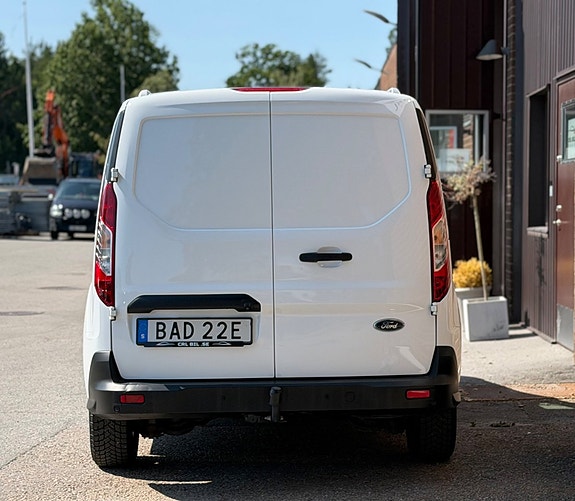 Ford Transit Connect 4 of 5