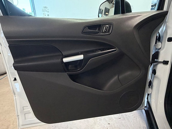 Ford Transit Connect 11 of 18