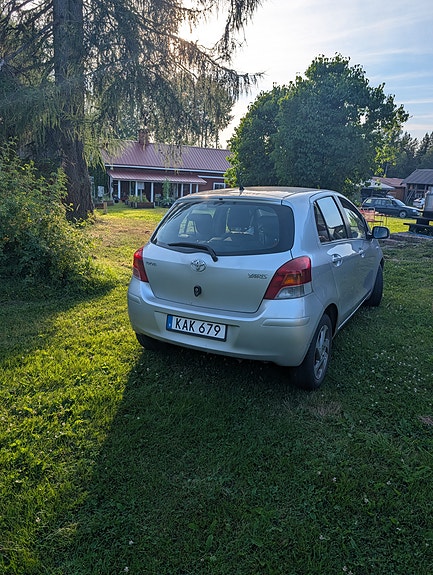 Toyota Yaris 4 of 4