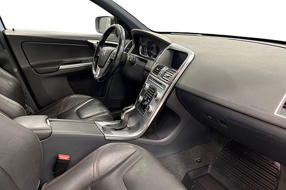 Volvo XC60 16 of 24