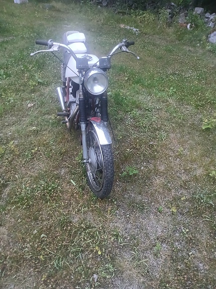 Moto Guzzi 2 of 5