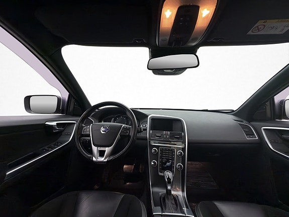 Volvo XC60 13 of 30