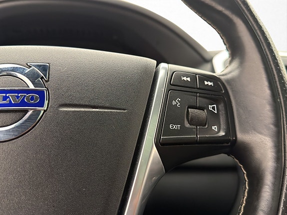 Volvo XC60 16 of 30