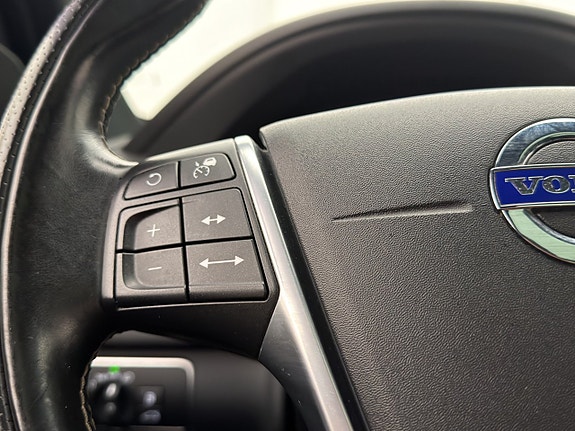 Volvo XC60 15 of 30