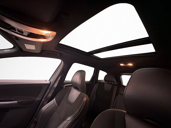 Volvo XC60 12 of 30