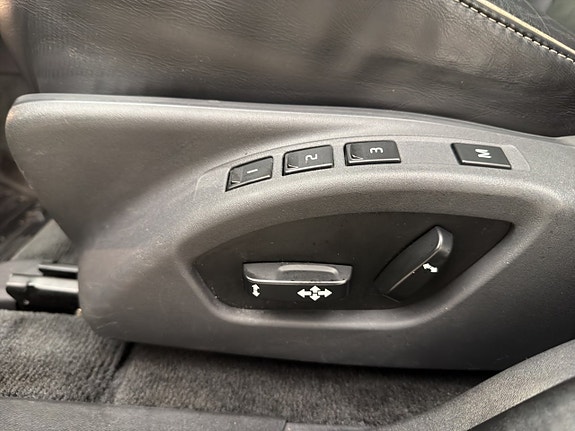 Volvo XC60 9 of 30