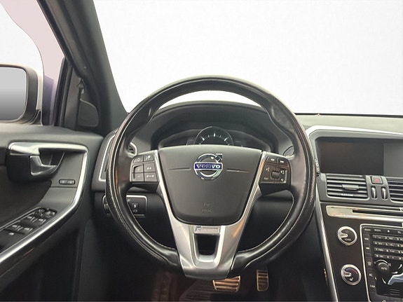 Volvo XC60 14 of 30