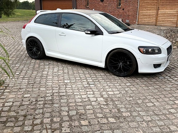 Volvo C30 2 of 8