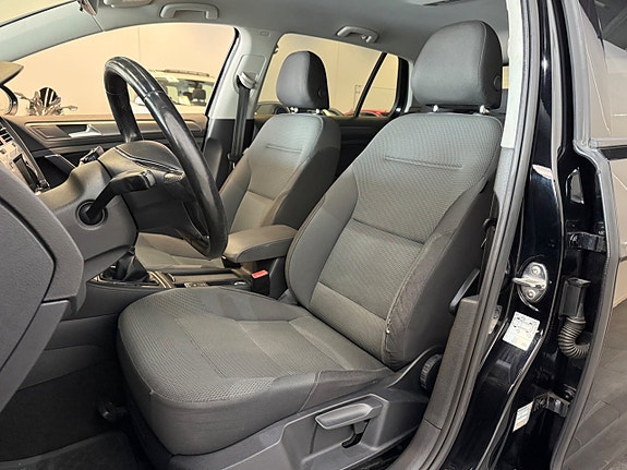 Volkswagen Golf VII 7 of 11