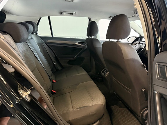 Volkswagen Golf VII 8 of 11