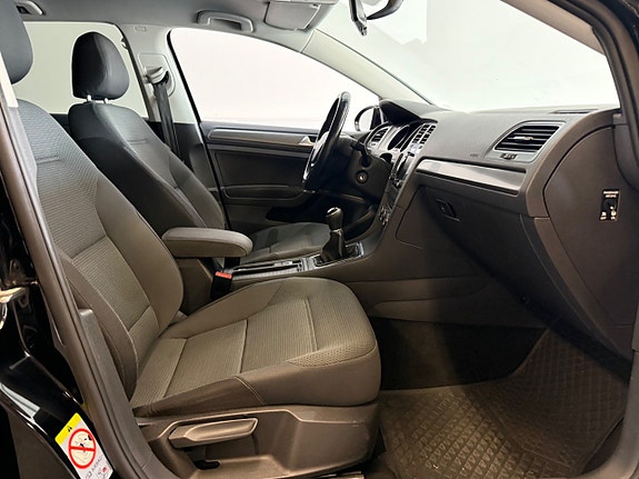 Volkswagen Golf VII 5 of 11