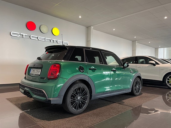 MINI Cooper S 3 of 5