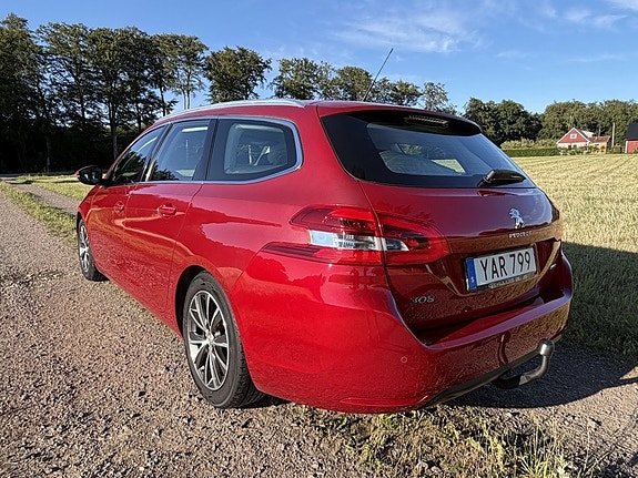 Peugeot 308 SW 8 of 11