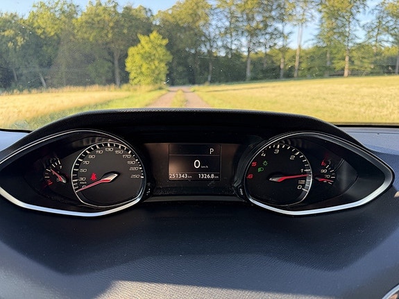 Peugeot 308 SW 11 of 11