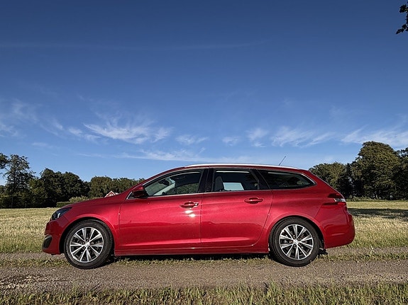 Peugeot 308 SW 4 of 5