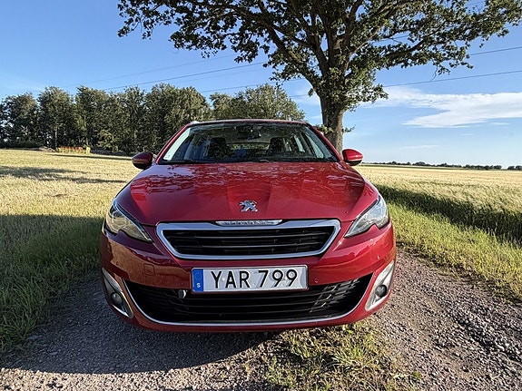 Peugeot 308 SW 3 of 5