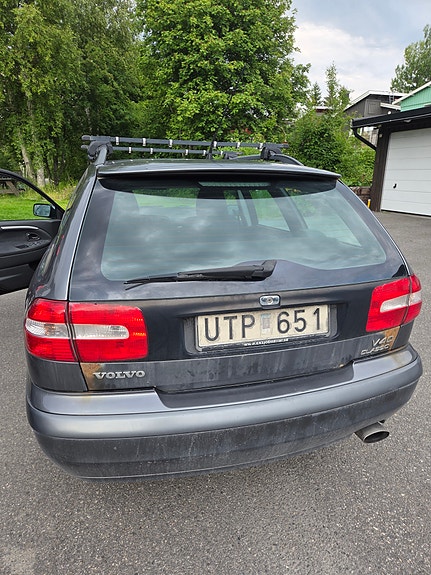 Volvo V40 3 of 6