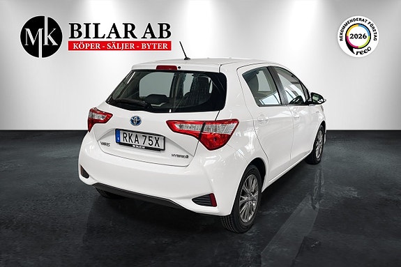 Toyota Yaris 5 of 12