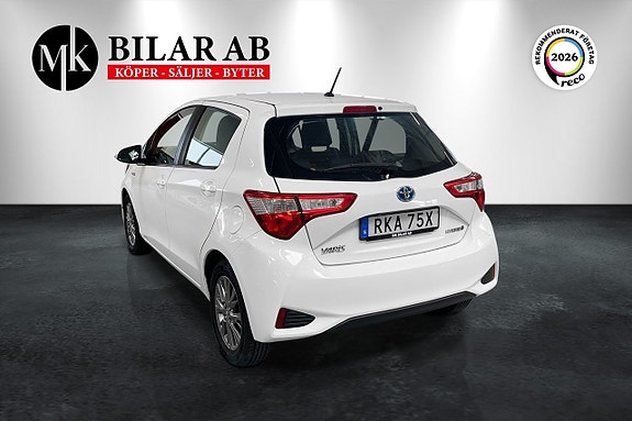 Toyota Yaris 6 of 12