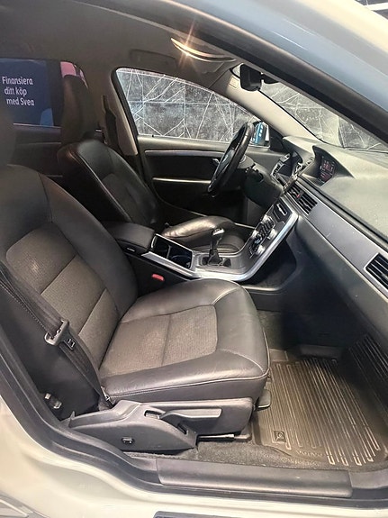 Volvo V70 14 of 19